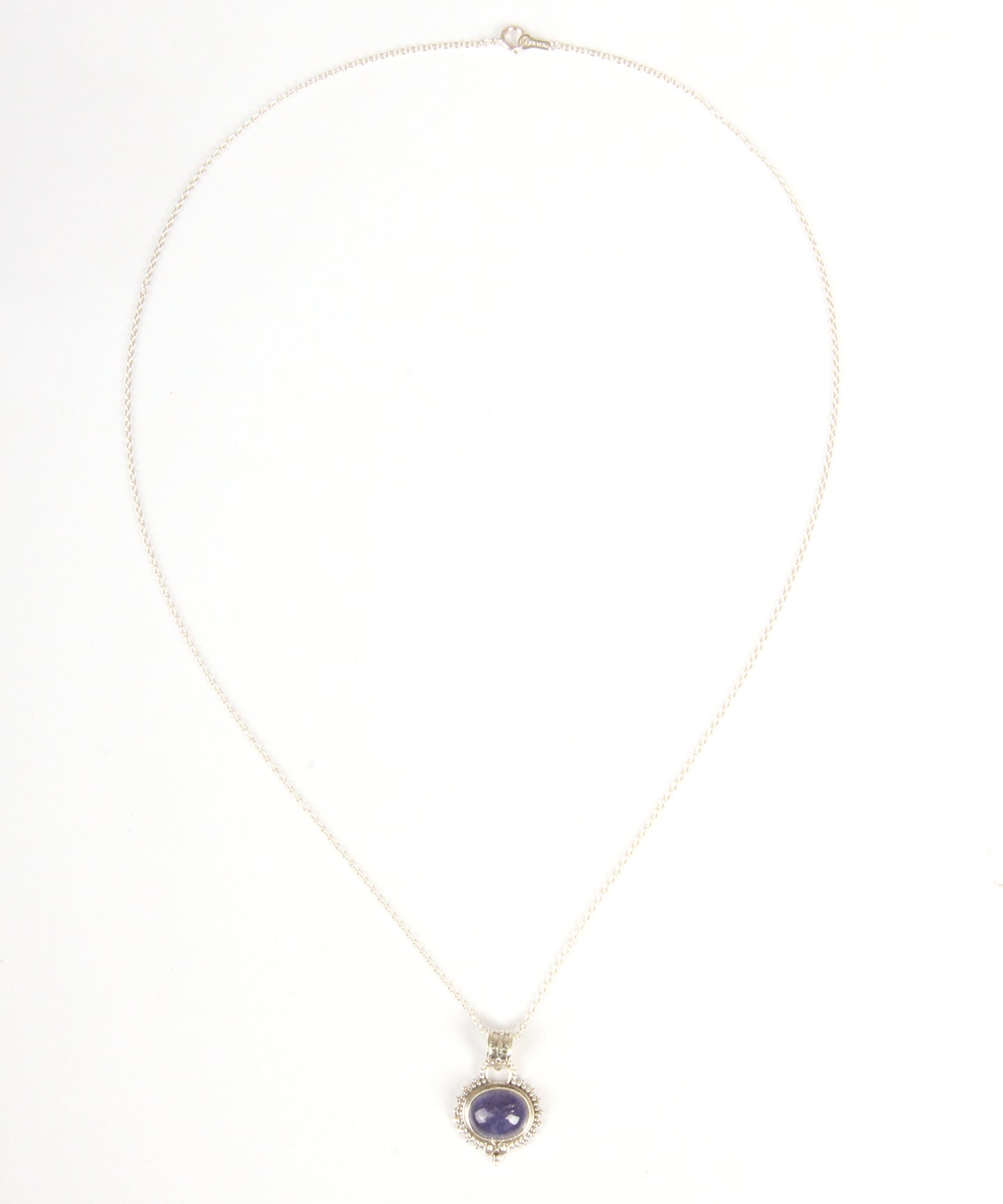 【フランス買付一点もの】アイオライト楕円装飾ネックレス